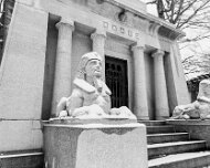 2013-03-16-WTA-5DM3-0075-Edit-2 The Woodlawn cemetery was established in 1895 and immediately attracted some of the most notable names in the city.The grounds encompass 140 acres (57 ha) and...