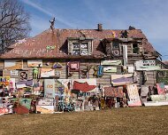 2012-03-11_14-26_17779_WTA_5DM2 The Heidelberg Project is an outdoor art project in Detroit, Michigan. It was created in 1986 by artist Tyree Guyton and his grandfather Sam Mackey (