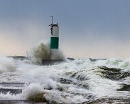 2020-11-01_021331_WTA_R5 Grand Haven Lighthouse Storm